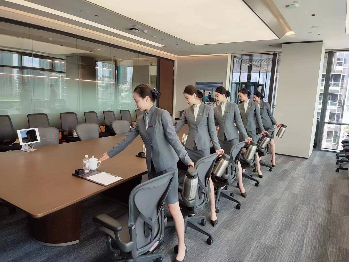 搭建校企橋梁，滬超會務服務助力鄭州經貿學子高質量就業